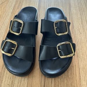 Tamaris Black sandal - gold buckle ( Size 39)